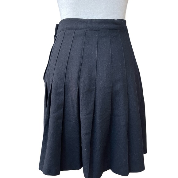 Vintage Stephanie Andrews Black Wool Pleated Mini Skirt – High-Waisted | Classic - Picture 5 of 10